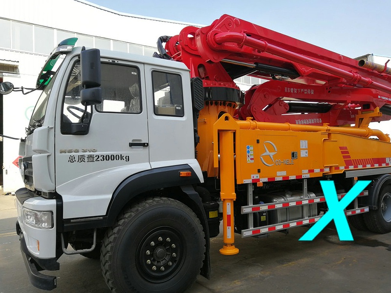 青島小型混凝土泵車價格 (8)