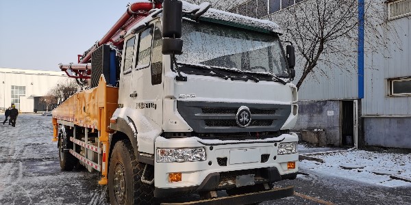 對于鄉(xiāng)村建設(shè)，如何正確選用混凝土泵車呢？
