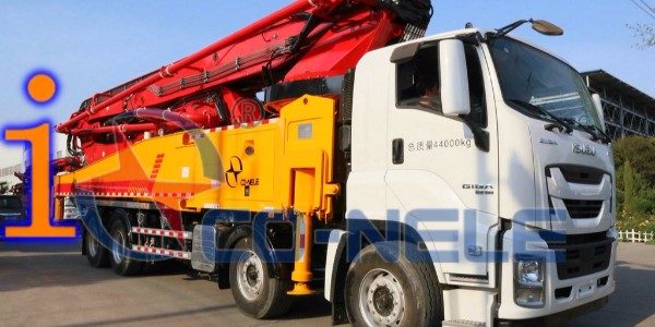 小型泵車管道滑動或脫落時，就需要給你的愛車更滑新管了